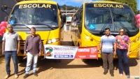 O distrito de Bom Jesus está recebendo dois micro-ônibus novos para o transporte escolar.